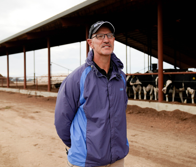 Consultant en produits laitiers, Dr. Abraham Du Plessis
